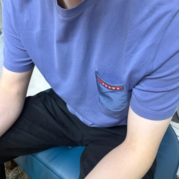 프라다 스포츠 리네아 로사 포켓 티셔츠 | 후루츠패밀리