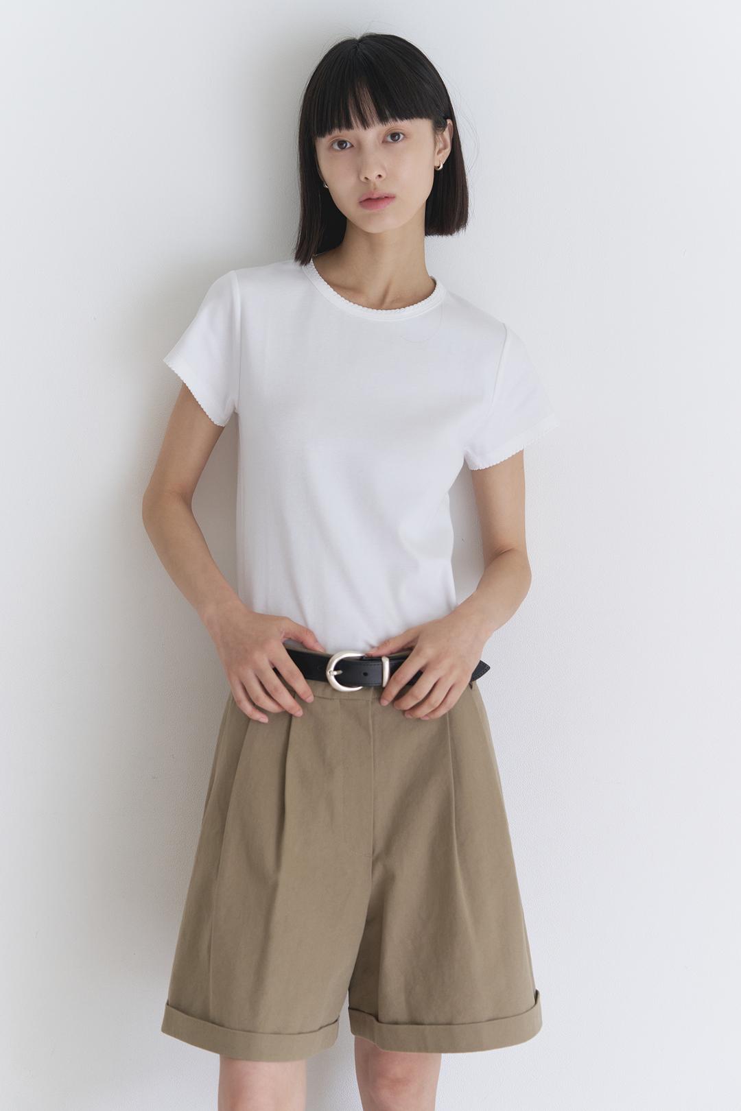Margot Pintuck Shorts (Khakie Beige)