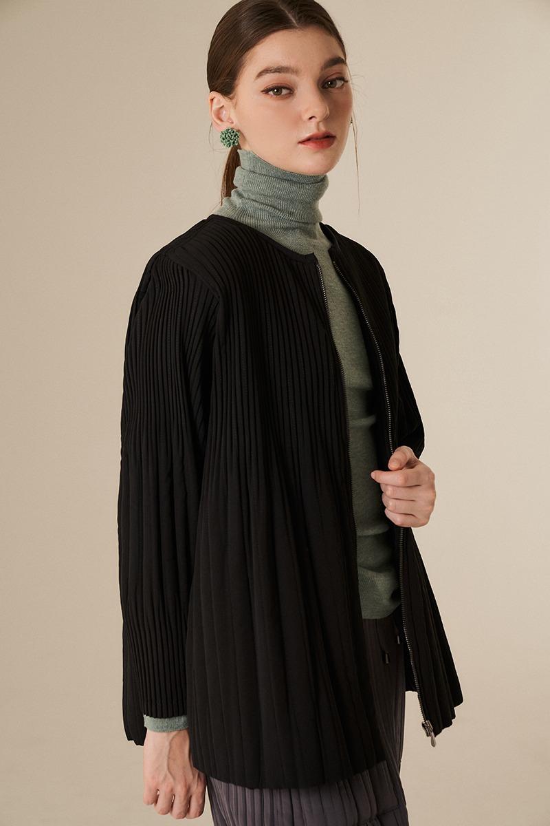 라운드 플레어 플리츠 누빔 점퍼_YG11PJP02