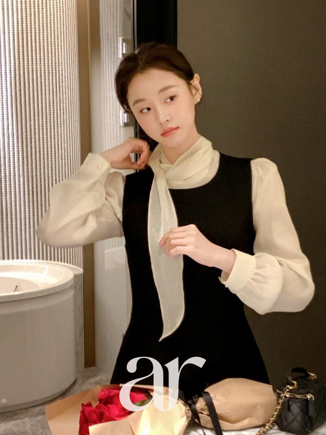 아뜨랑스 (실물극찬퀄) 펄 타이 리본 반하이넥 하객 블라우스 하객룩 오피스룩 타이블라우스 리본블라우스 반목블라우스 봄코디 bs8544