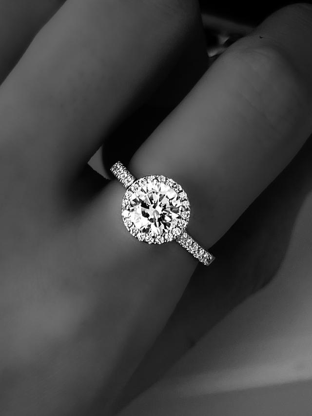 [925 Silver] Halo Round Brilliant Ring