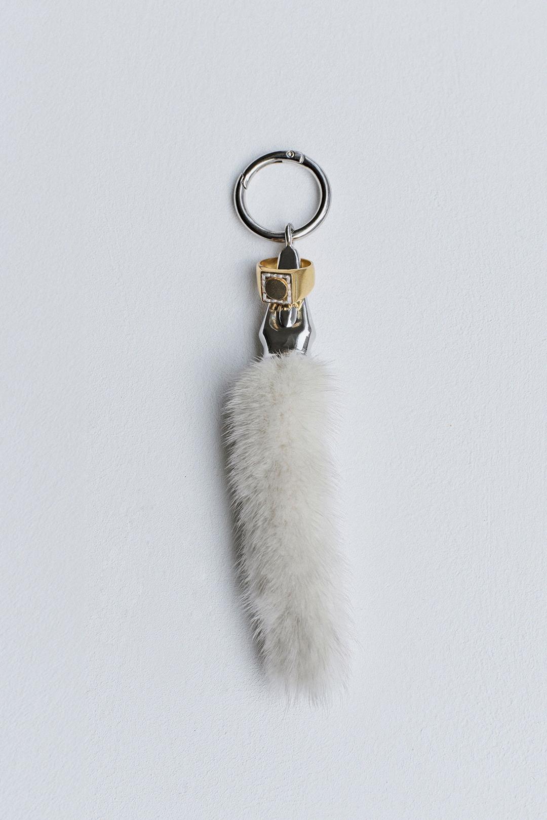 OVAL RINGHOLDER KEYRING NECKLACE (WHITE GRAY)