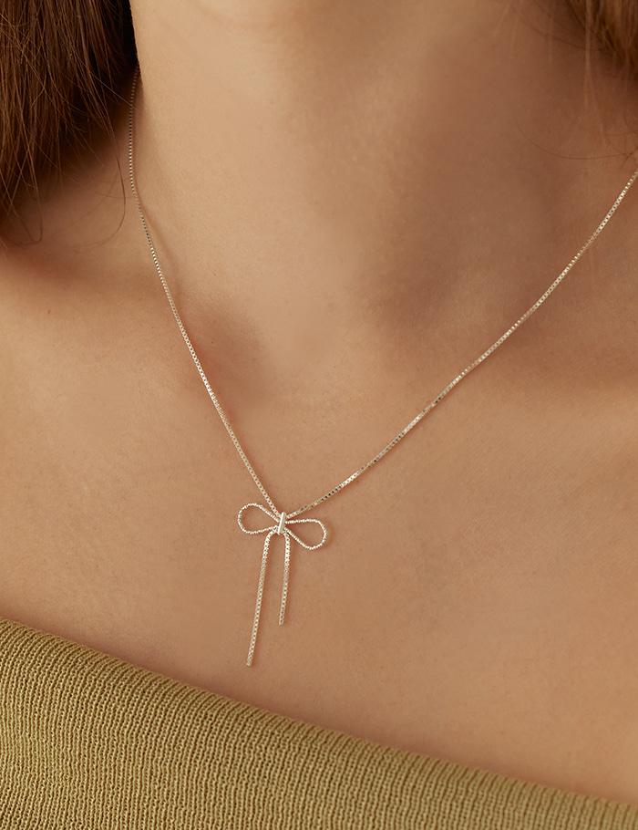 Shining chain ribbon drop necklace