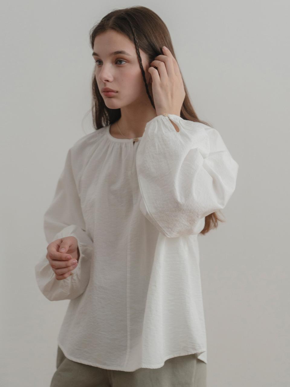 Cinnamon blouse (white)