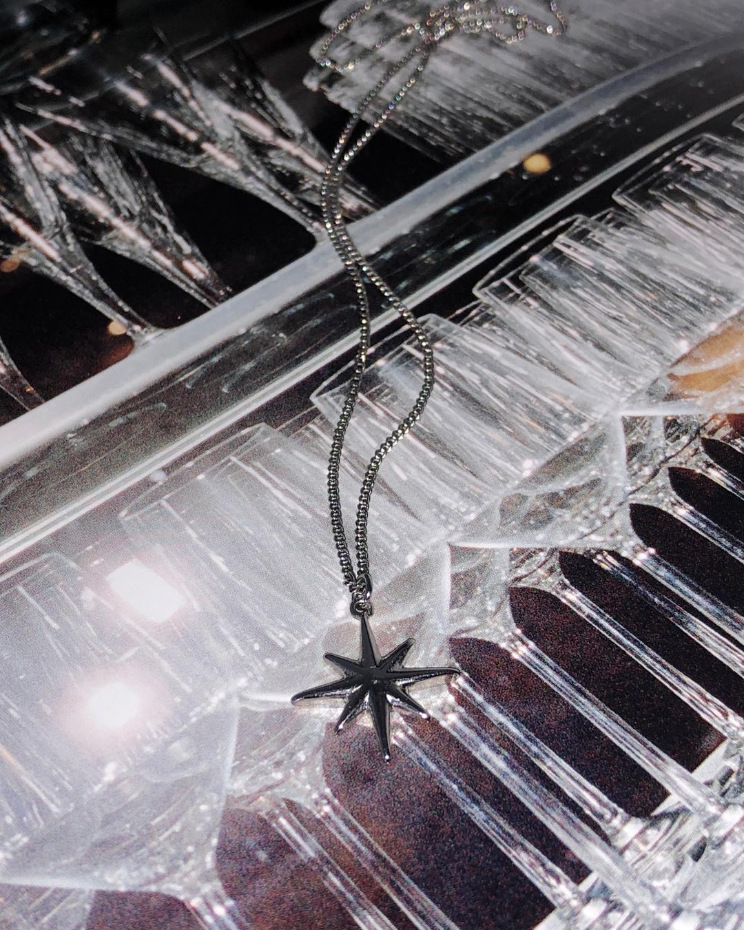 SPARKLE NECKLACE