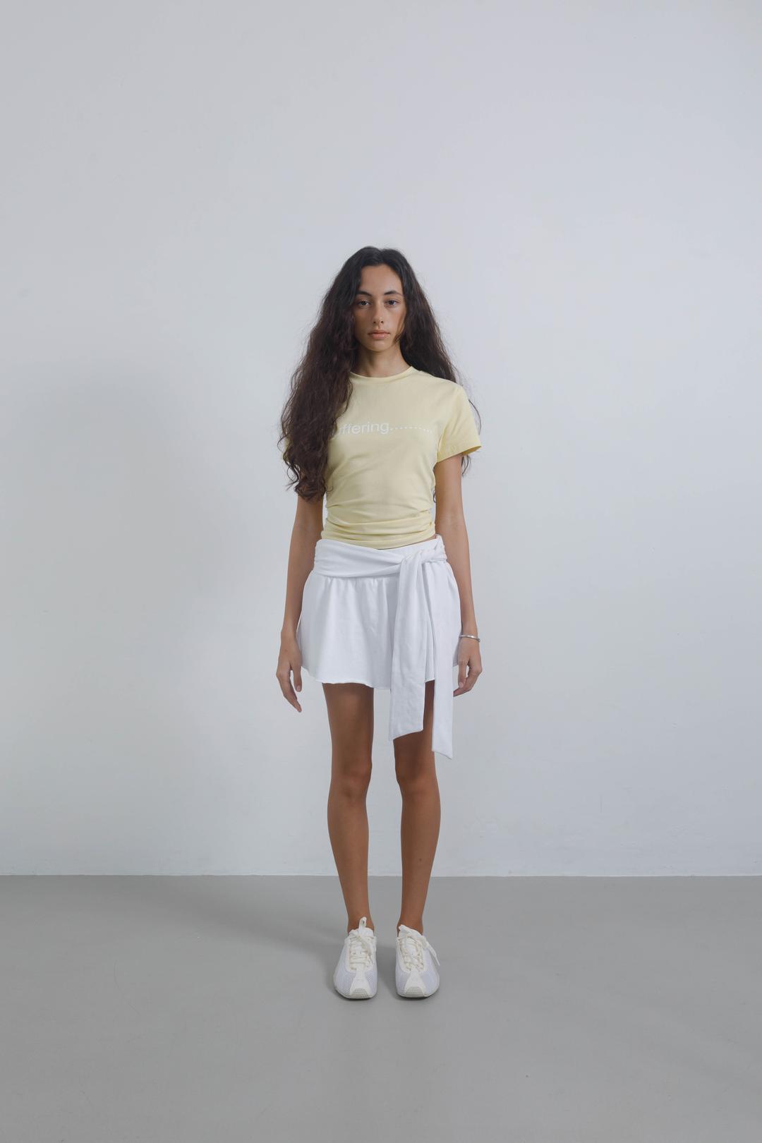 BUFFERING FITTED WAIST CROP T-SHIRT BUTTER