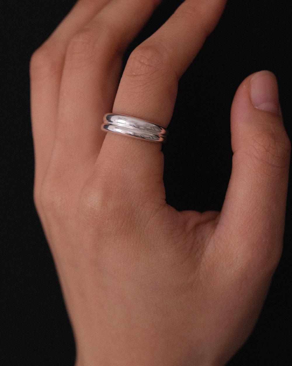 Double Loop Ring