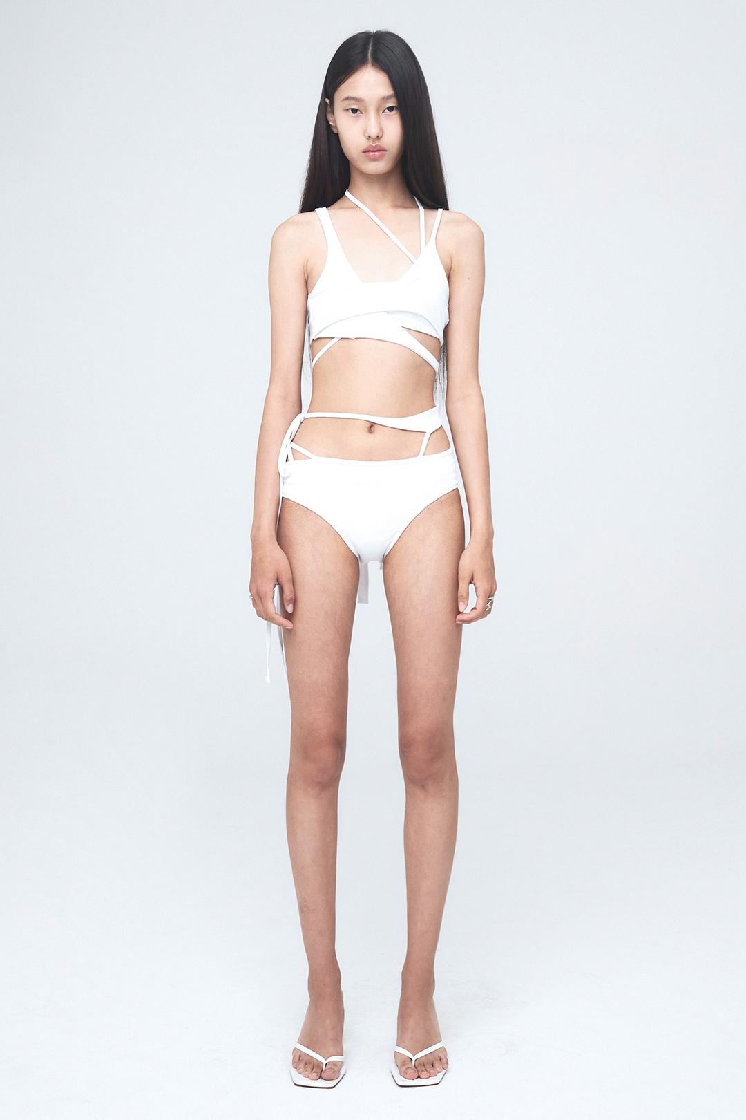 [07월 21일 예약 발송] WIND LAYERED BIKINI WHITE