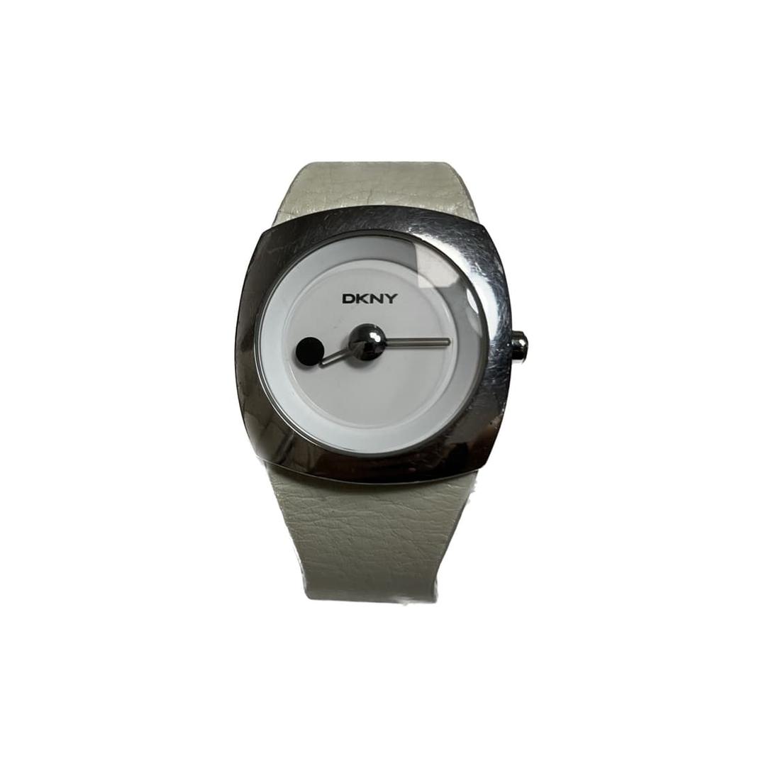DKNY 빈티지 레더 스트랩 손목시계