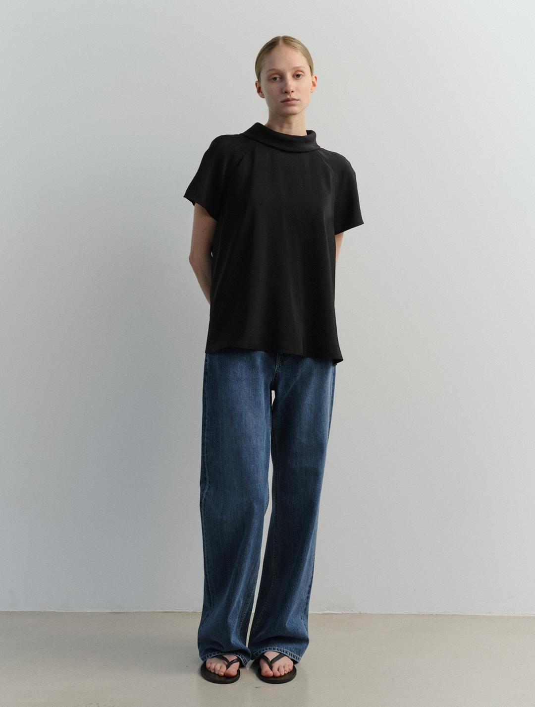 Lyla Flare Blouse (Black)