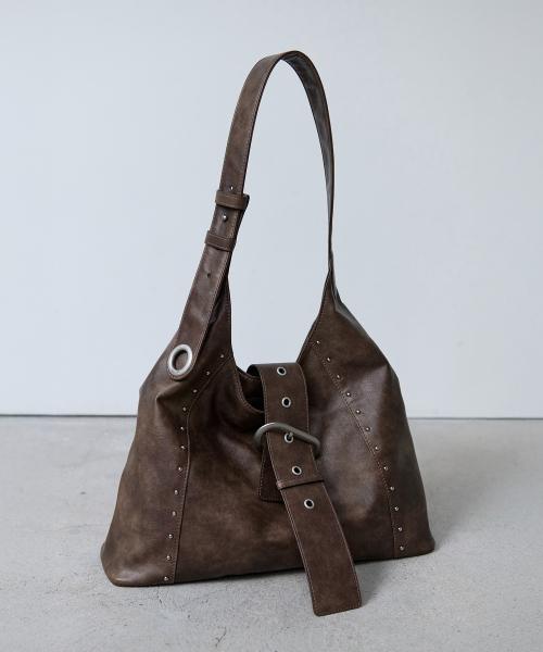STUD LEATHER SHOULDER BAG BROWN