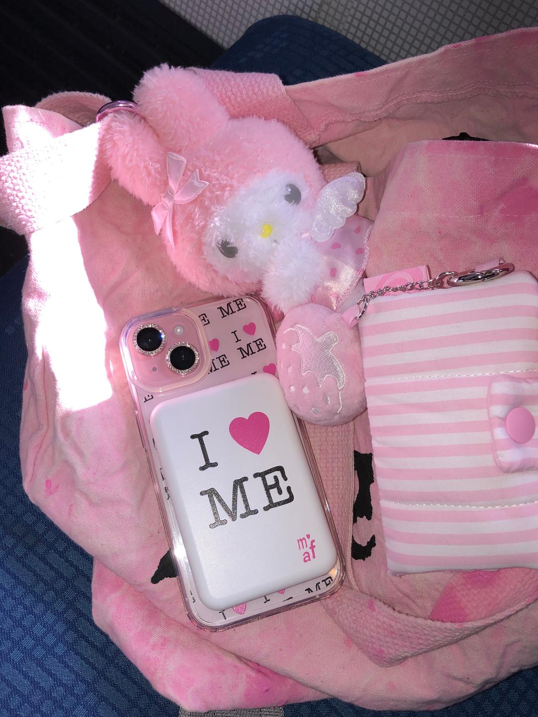 I love me ribbon magsafe pack