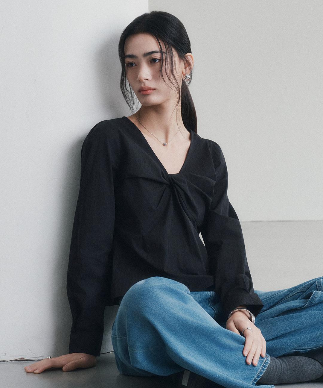 미쏘 [출근룩🍂/긴팔추가]캡소매 꼬임 블라우스_MIWBWF90QS/MIWBLFT0QS