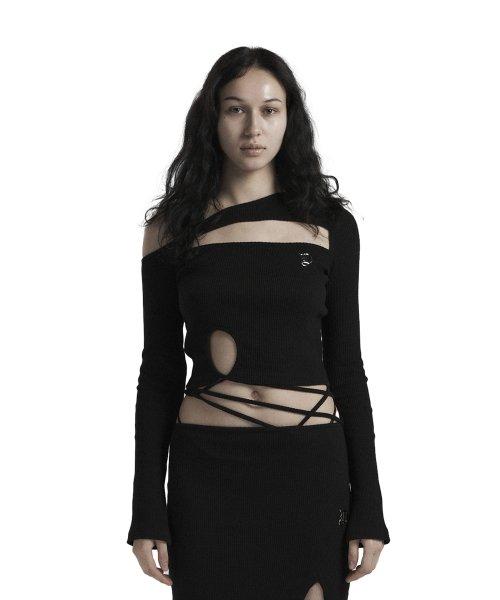 Hole slit top in black
