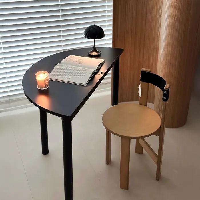 오그레 하프문 테이블