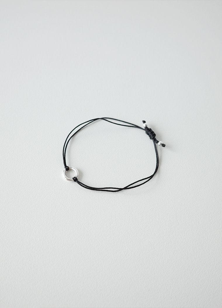 donut string bracelet