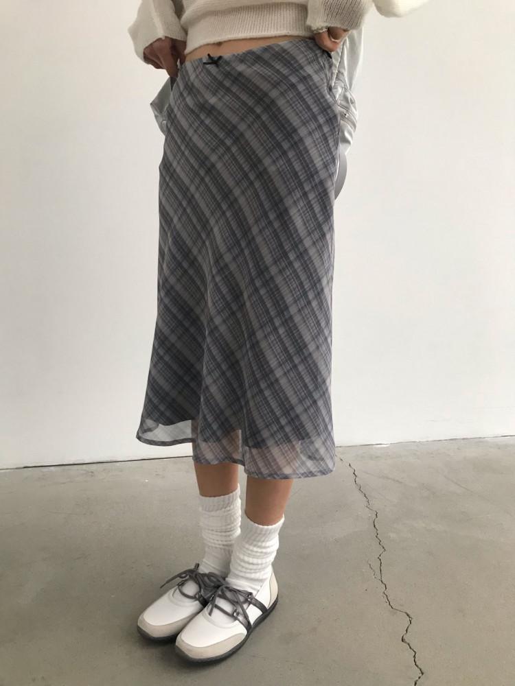 [블랙S당일] 24SS we are 위아 홀리 체크 미디 훌 스커트