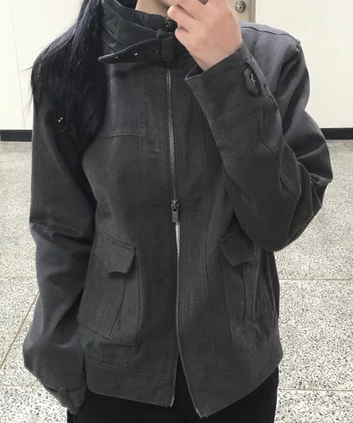 아일렛 벨티드 포인트 하이넥 멀티 포켓 베이직 블루종 코튼 자켓 [카키]