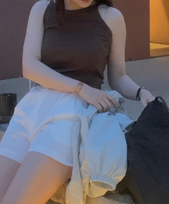 yeil sleeveless (brown)