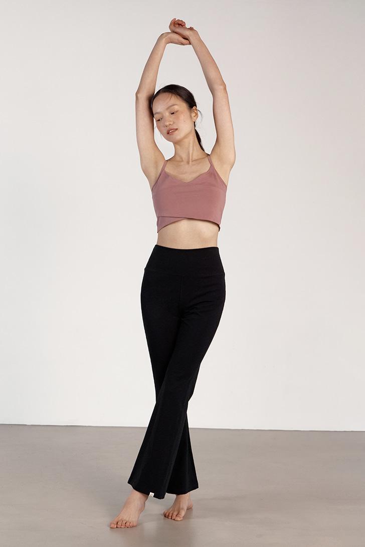 Slim bootcut training pants (Black)