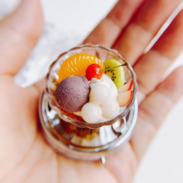 甘味処の白玉クリームあんみつ　ピルケース　スイーツデコ