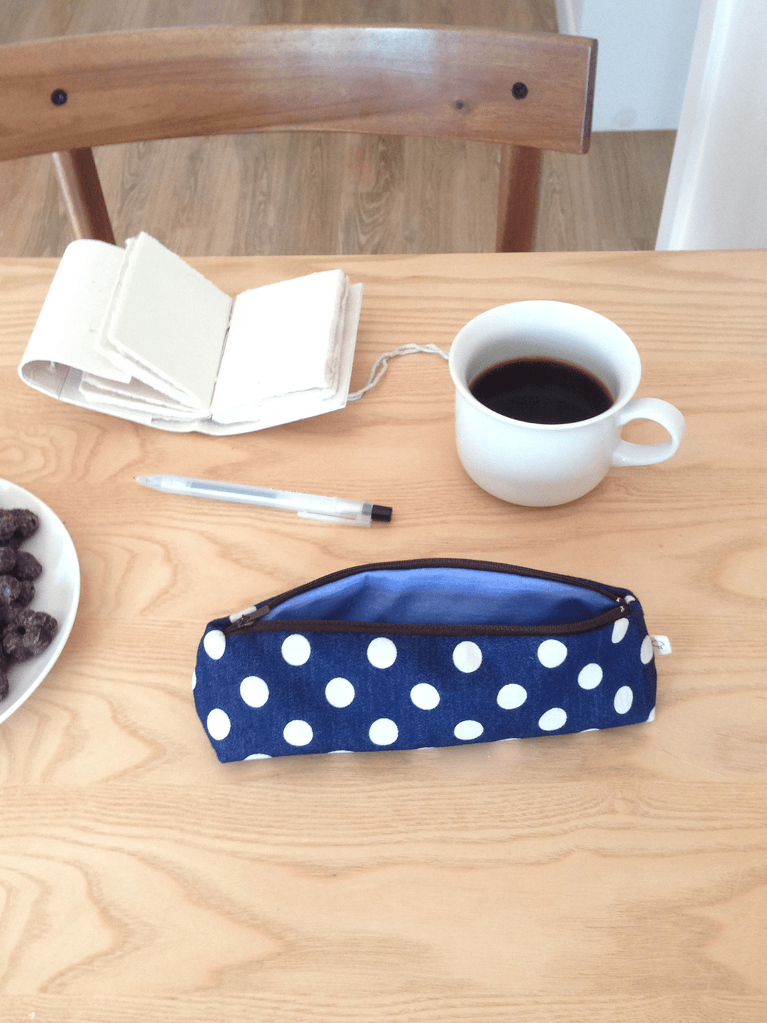 푸른 땡땡이 필통