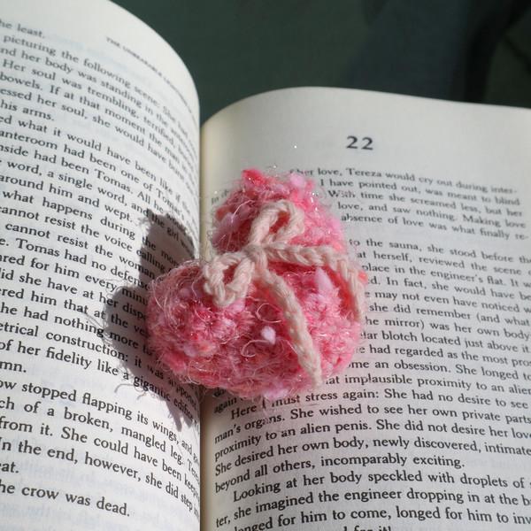 heart ribbon keyring - Hot Pink