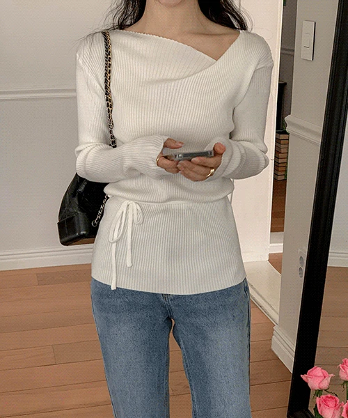 솔리엔 언발 오프숄더 셔링 스트랩 니트(여리한핏 연출/허리스트랩)