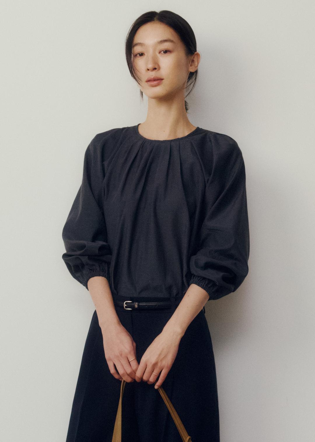 헤이즈 핀턱 블라우스