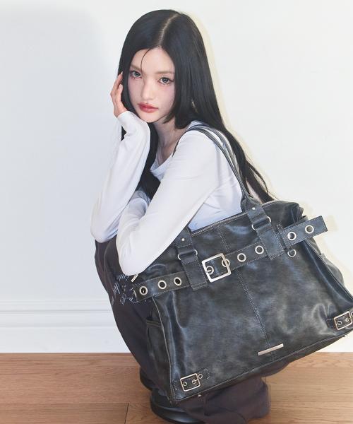 벨티드 스퀘어 토트 백 차콜