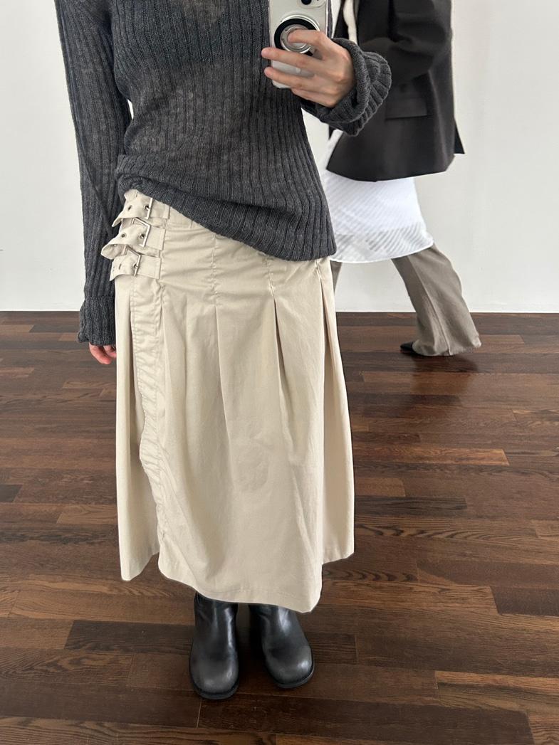 3-BUCKLE PLEATED WRAP SKIRT - BEIGE
