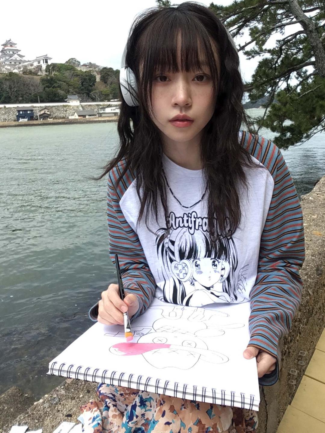 아니메 girl 단가라 T