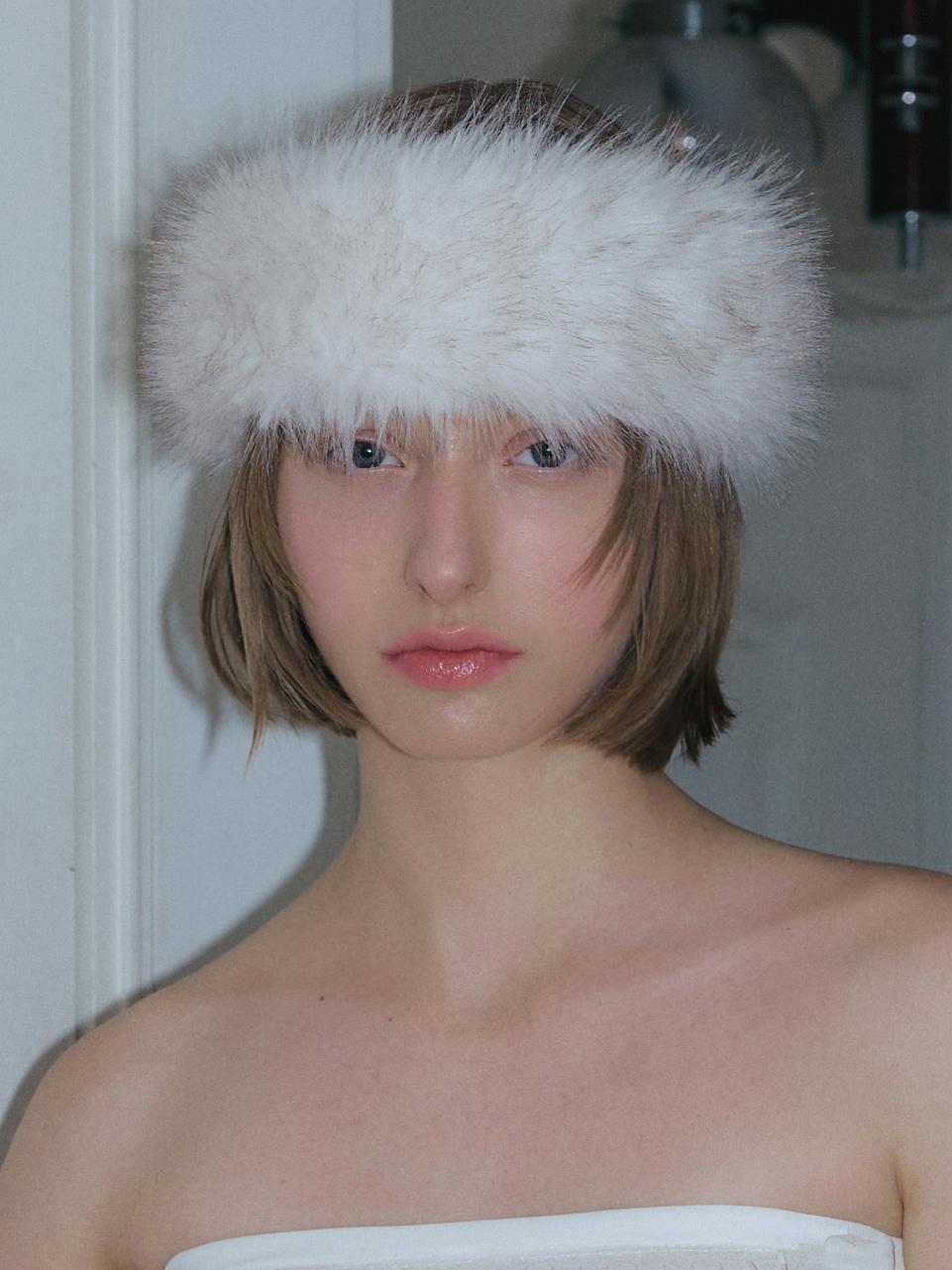 FUR WARMER IN CREAM