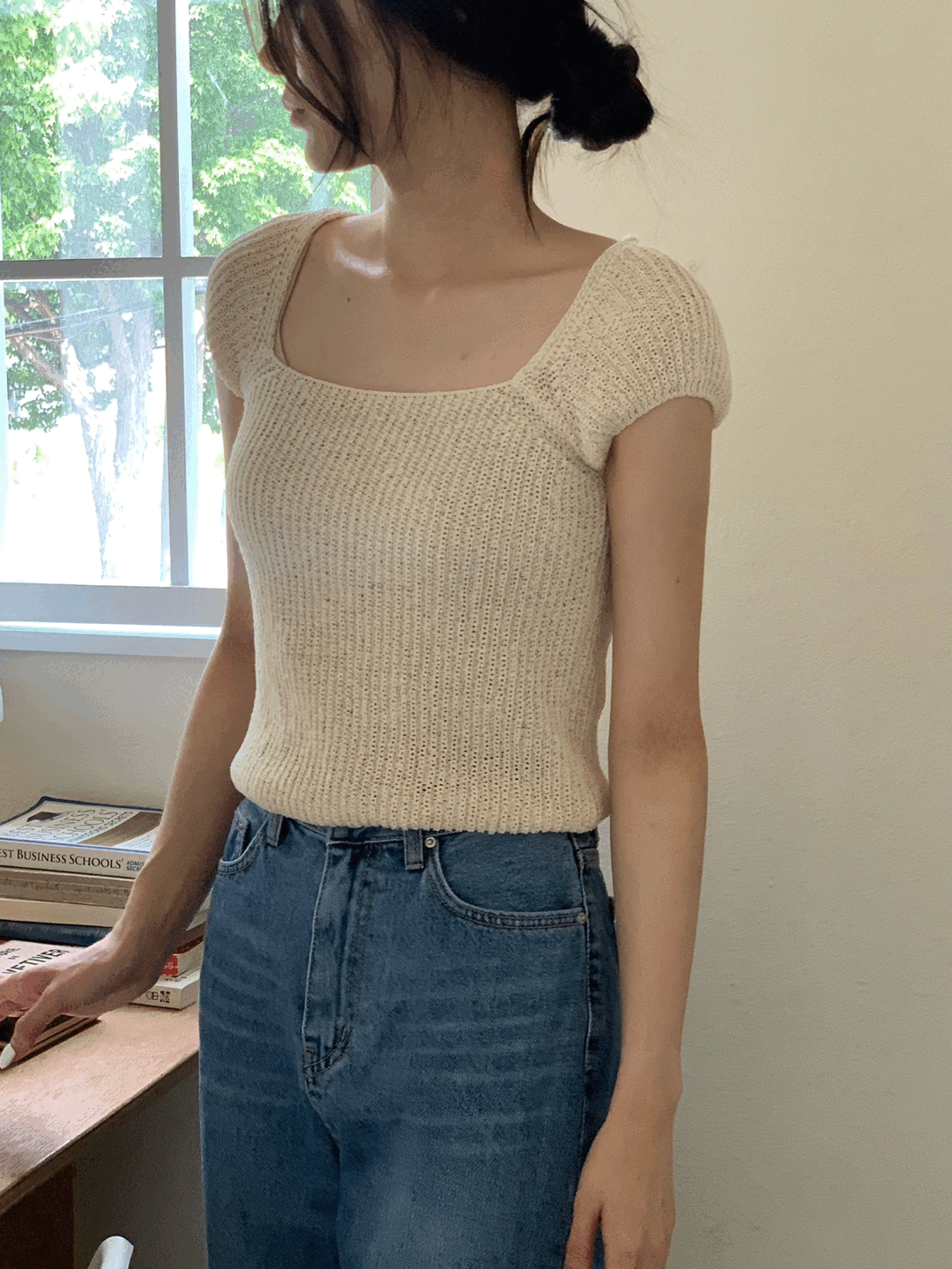 캡소매 스퀘어반팔니트