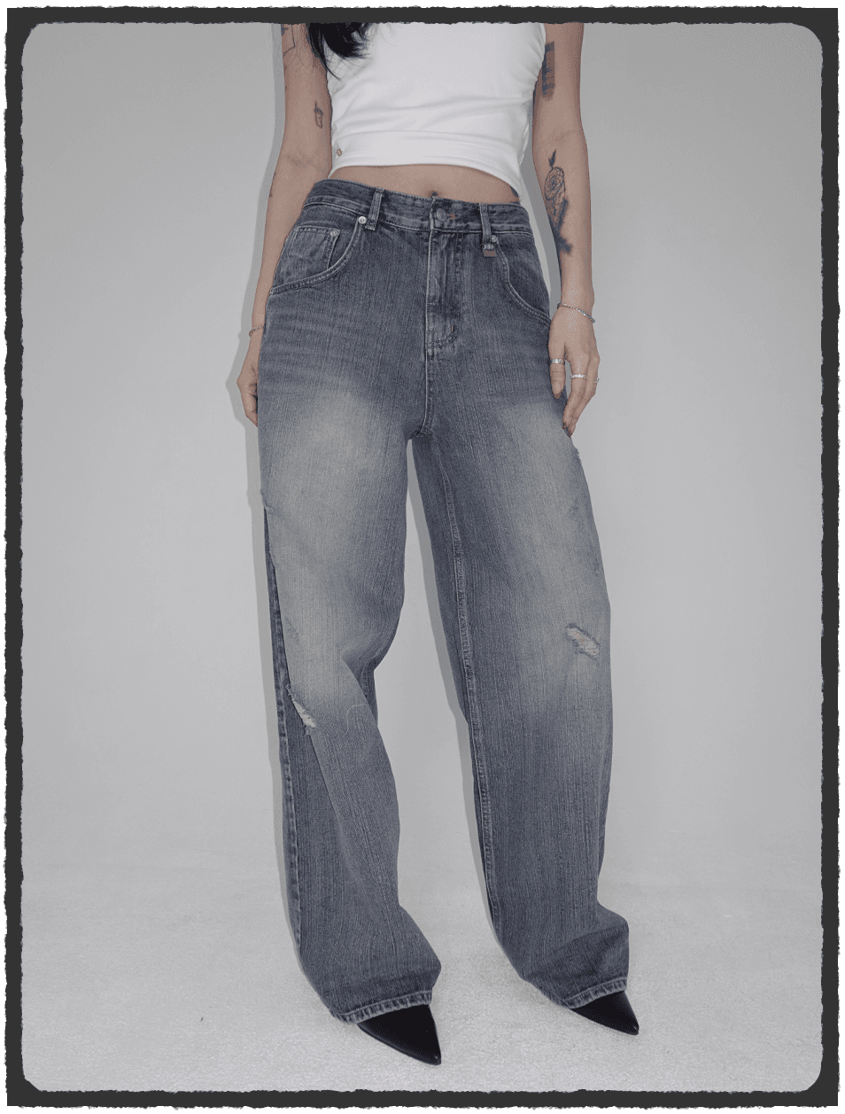 Low-Rise Wide Denim - Bullet Demage Handbrush