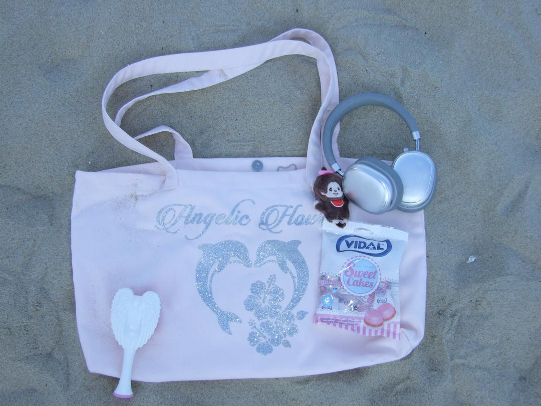 Dolphin Kiss Bag