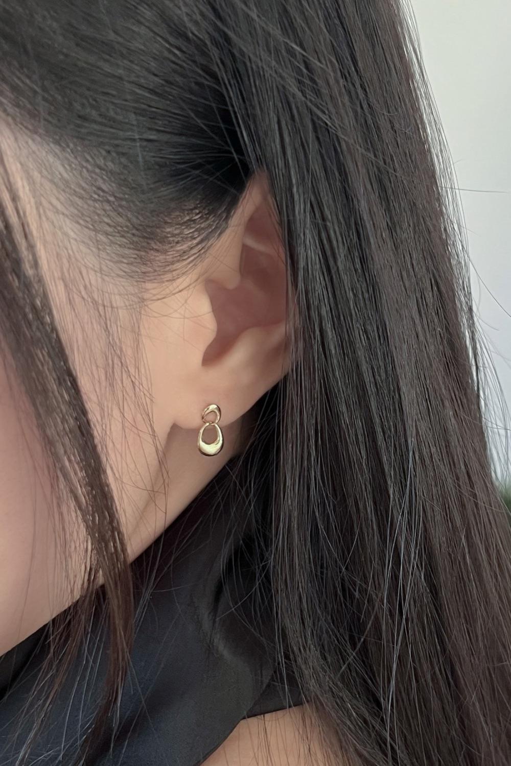 14k two ring earrings (1 pair)