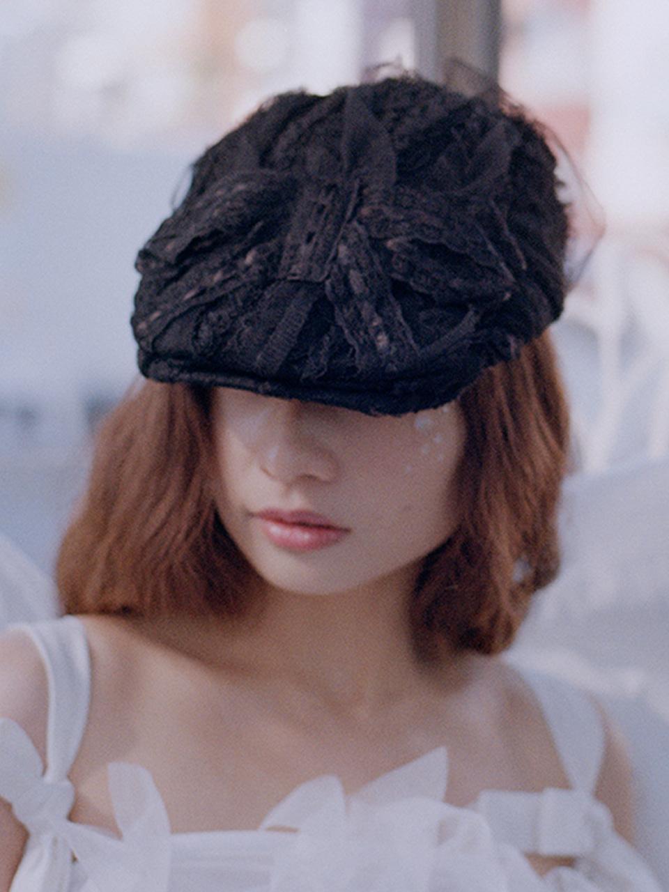 YUME FLAT CAP IN BLACK