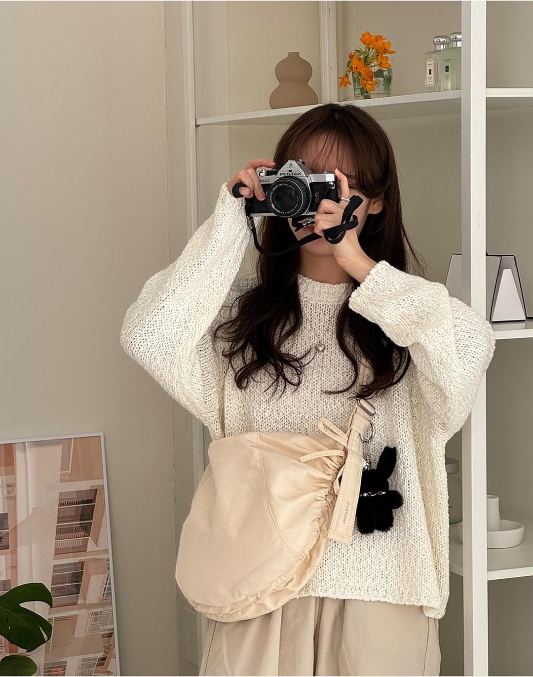 [다송이송송/스테이씨pick][보우백] 아이보리 나일론 발레코어무드 호보 크로스 L (보부상가방)