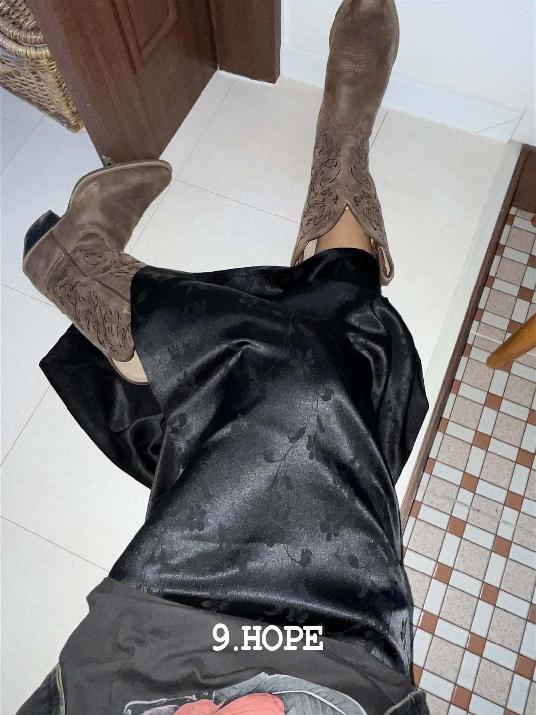 김아홉 [9.hope] black ROSE slit sk