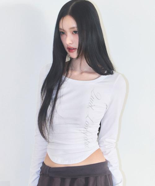 레터링 슬림 셔링 롱슬리브 화이트