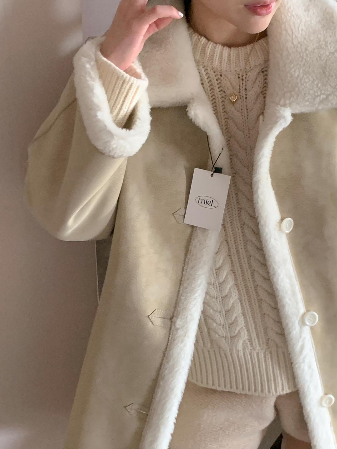 miel 미엘 블랑 무스탕 리버시블 양털 롱 코트 (베이지)