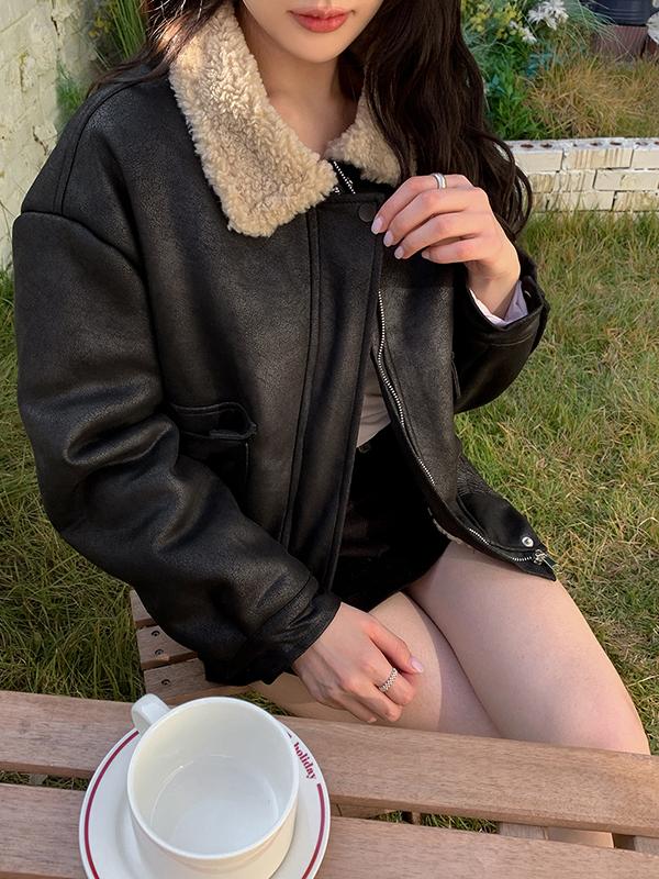 프렌치오브 [퍼안감]몬트리 레더 크롭 양털 무스탕 자켓