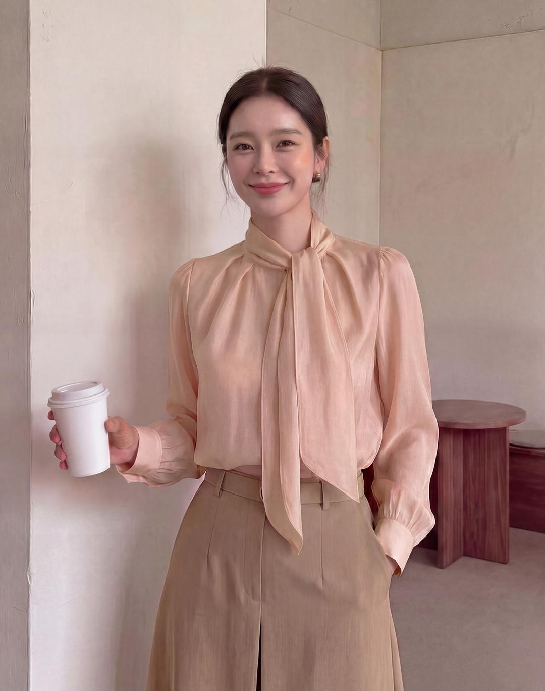 HALF NECK TIE BLOUSE PEACH 하프 넥 타이 블라우스 피치