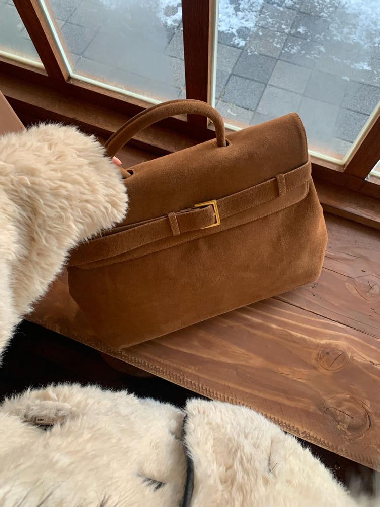 [바이베이지] 캐릴 벨트 소가죽 스웨이드 빅 토트백