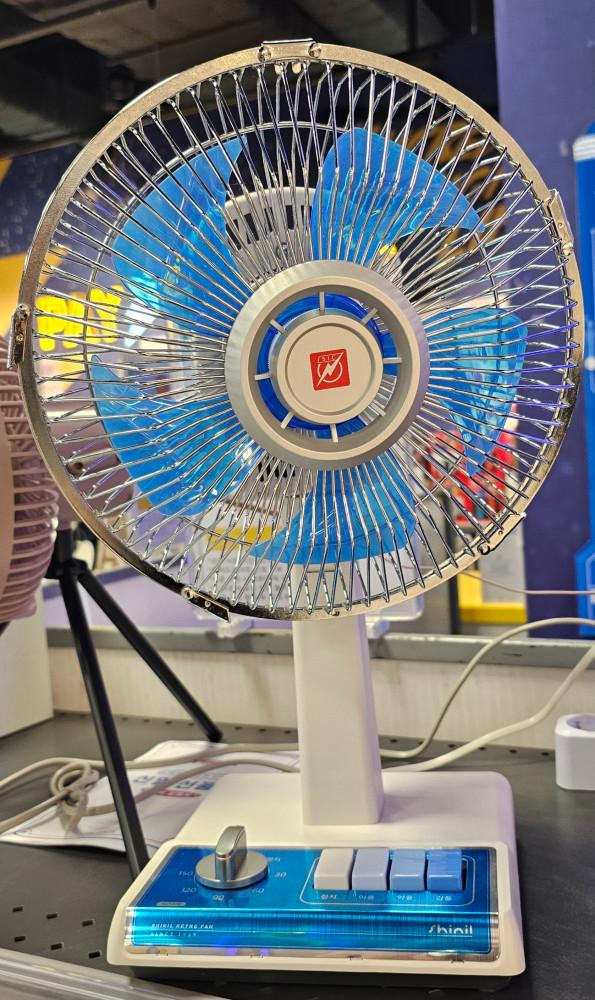 신일전자 레트로 탁상용 선풍기 SIF-8RET23