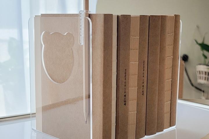 곰돌이 투명 ㄷ자 북엔드 아크릴 책꽂이 간이 북앤드 탁상용 책보관 정리