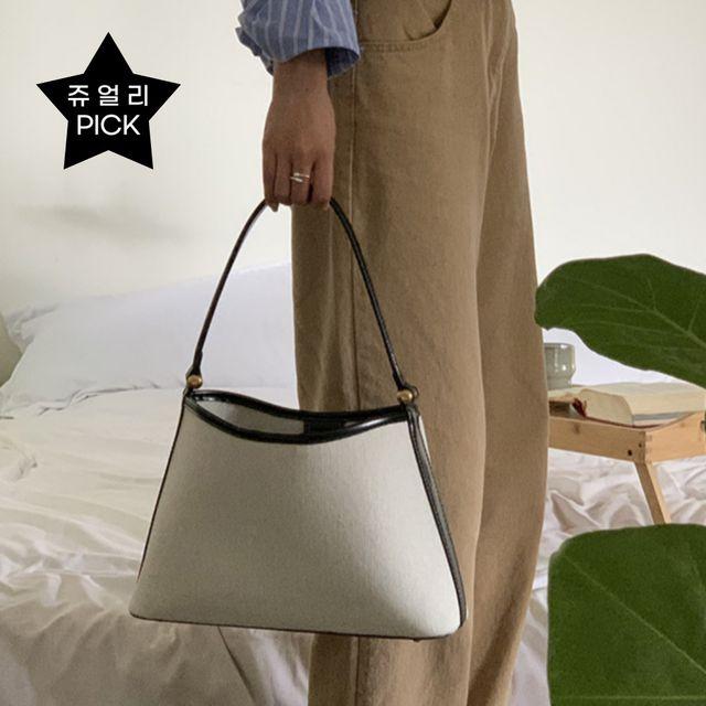 [주얼리 증정] 일더하기일 캔버스 화이트 앤 블랙 쇼퍼백 숄더백