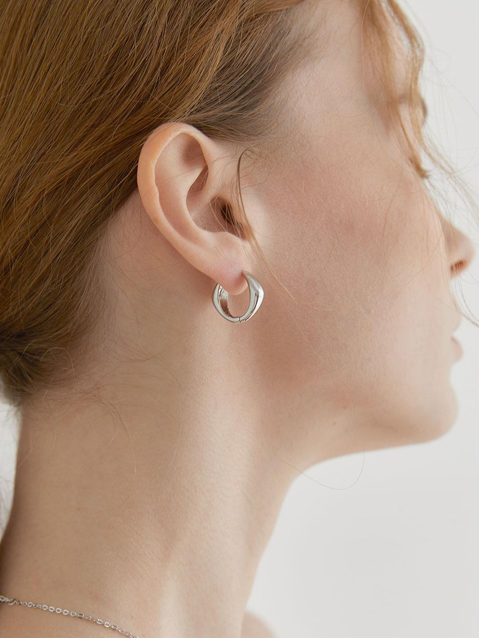 triangle oblique hoop earrings (E012_silver)