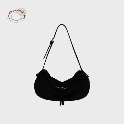 스웨이드 바게트백 블랙